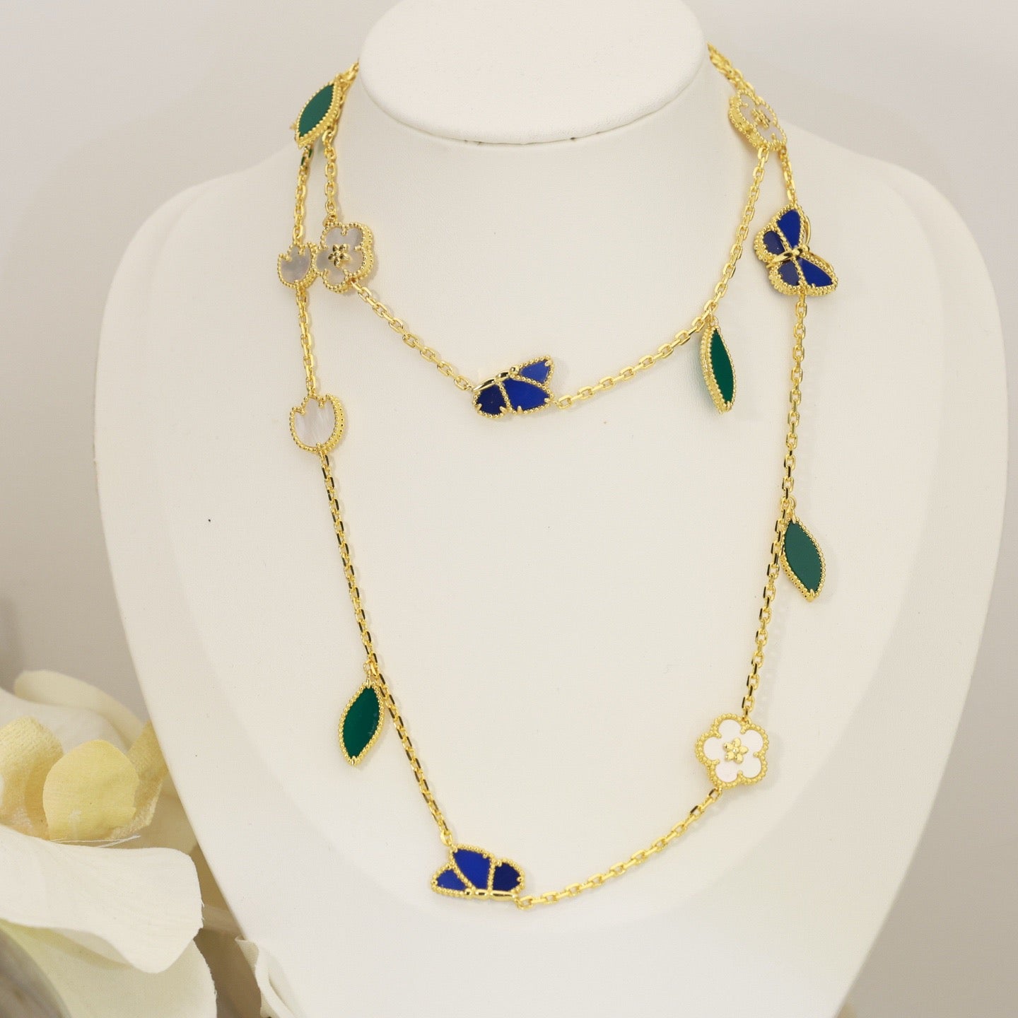[Elite]LUCKY SPRING BUTTERFLY 15 FLOWER NECKLACE