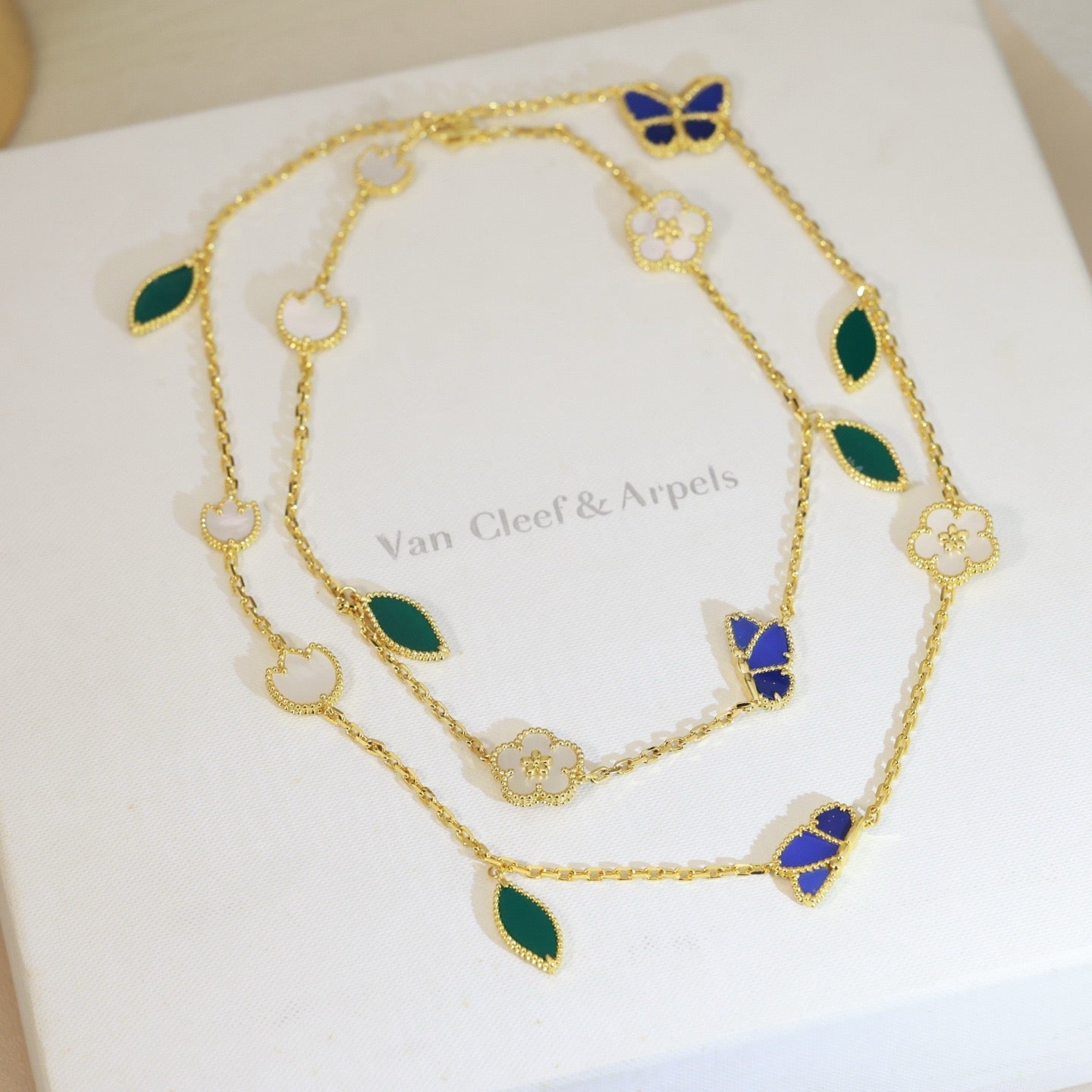 [Elite]LUCKY SPRING BUTTERFLY 15 FLOWER NECKLACE