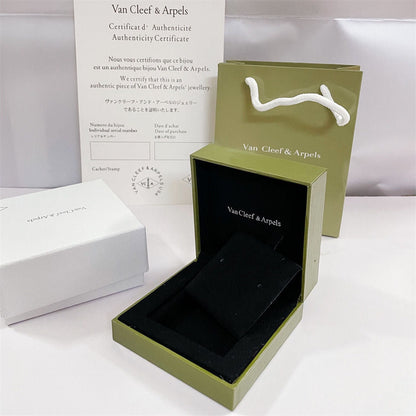 [Elite] VA CLOVER BOX GIFT BAG