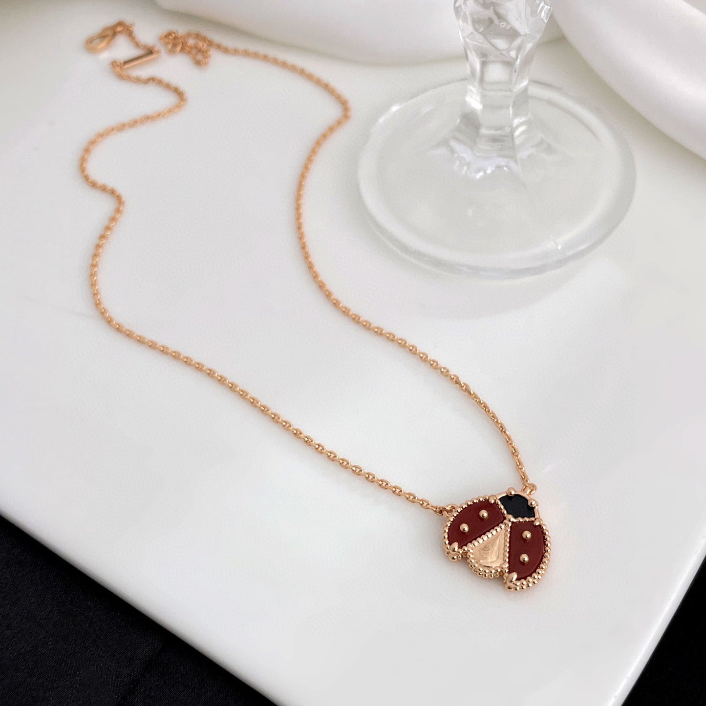 [Elite]LUCKY  CARNELIANS LADYBUG NECKLACE