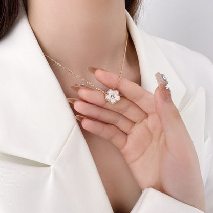 [Elite]LUCKY  WHITE MOP  PLUM BLOSSOM NECKLACE