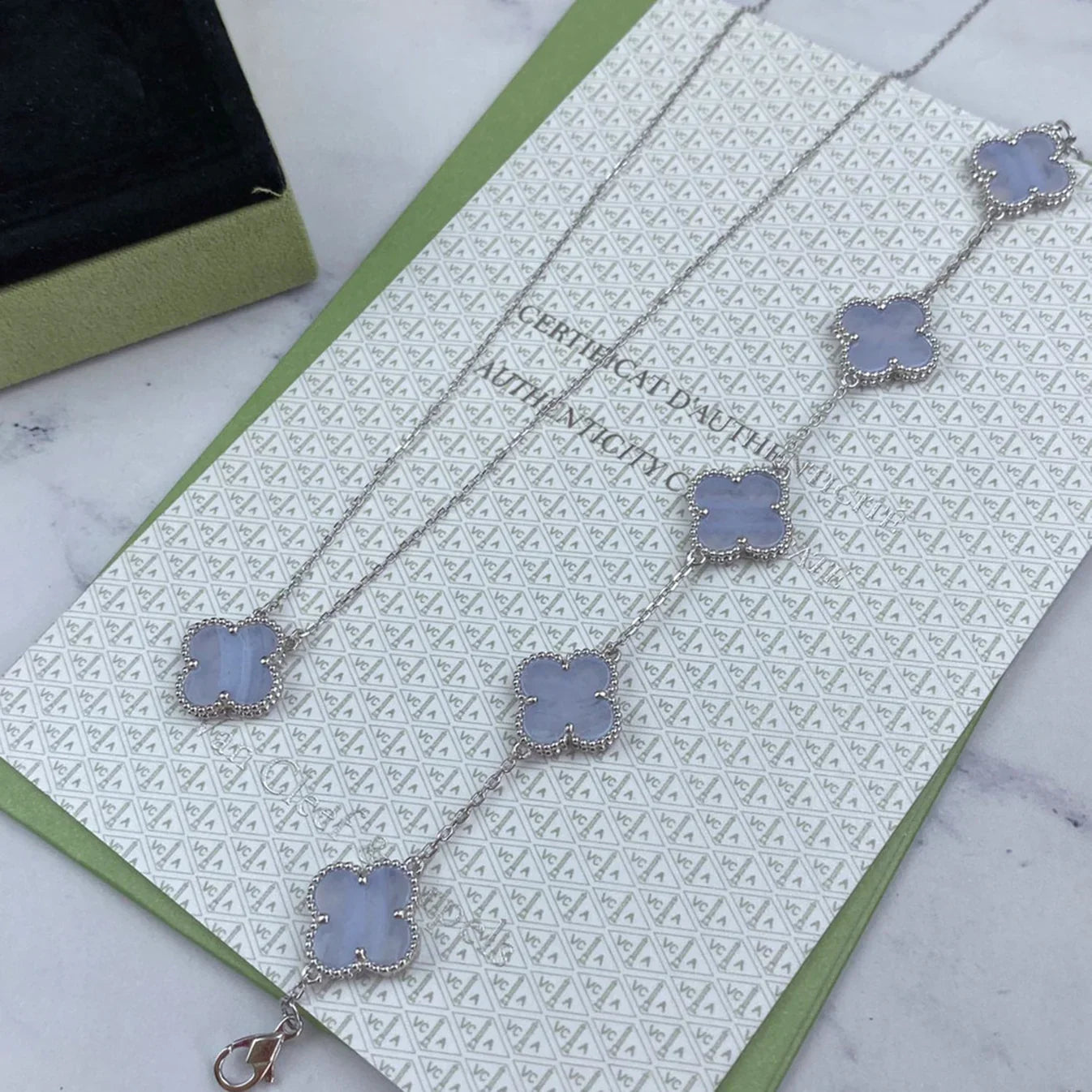 [Elite] CLOVER 5 MOTIF PURPLE CHALCEDONY BRACELET COLLECTION