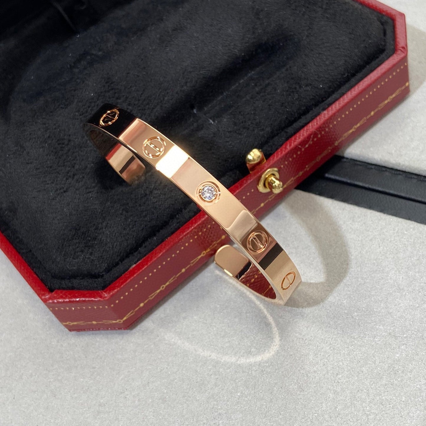 [Elite]LOVE BRACELET 6.1MM 1 DIAMOND OPEN CUFF