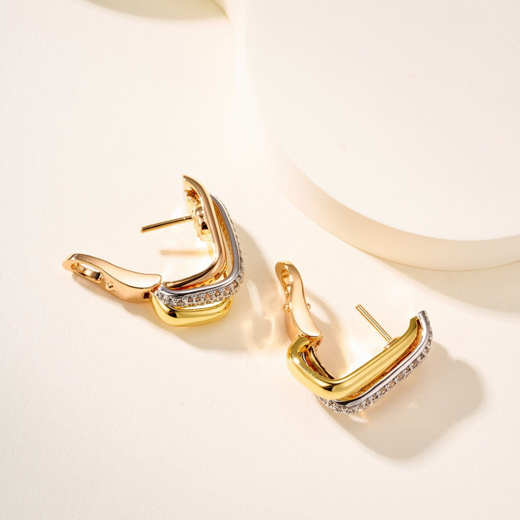 [Elite]TRINITY HALF DIAMOND  CUSHION EARRINGS