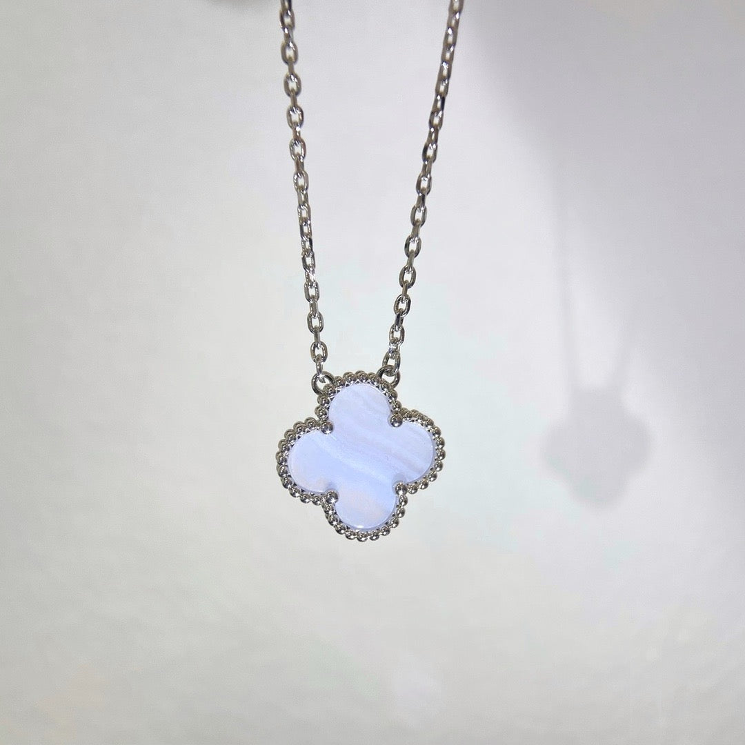 [Elite]CLOVER 15MM BLUE CHALCEDONY NECKLACE SILVER