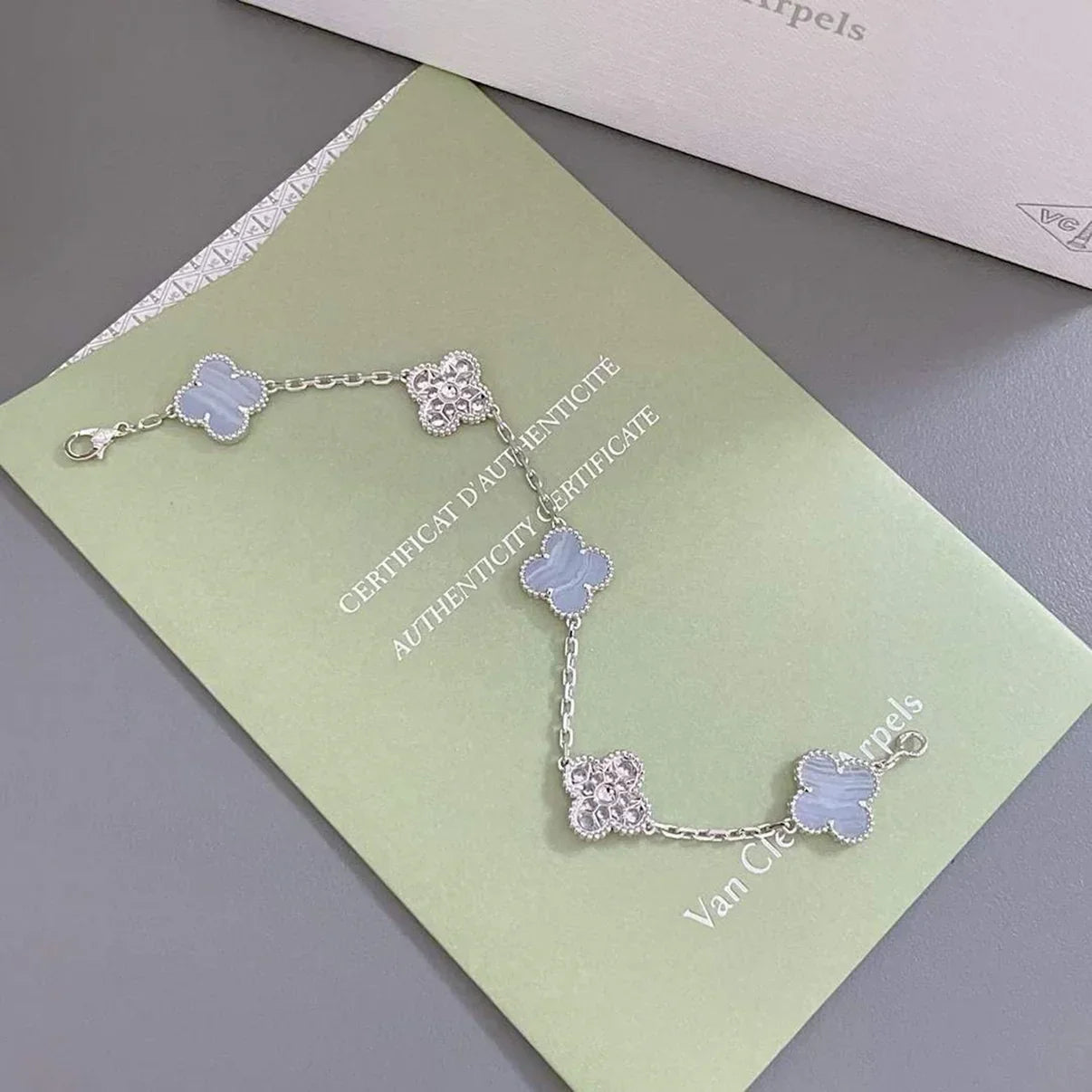 [Elite] CLOVER 5 MOTIF PURPLE CHALCEDONY BRACELET COLLECTION