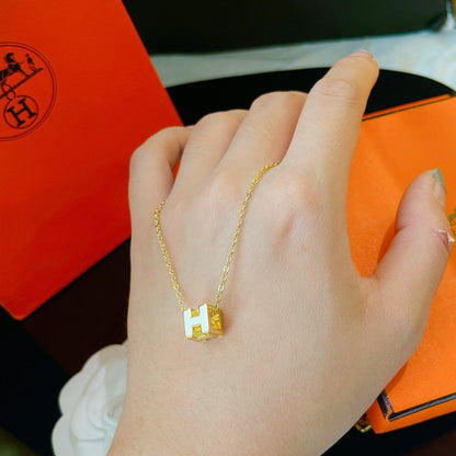 [Elite]H WHITE SQUARE GOLD NECKLACE