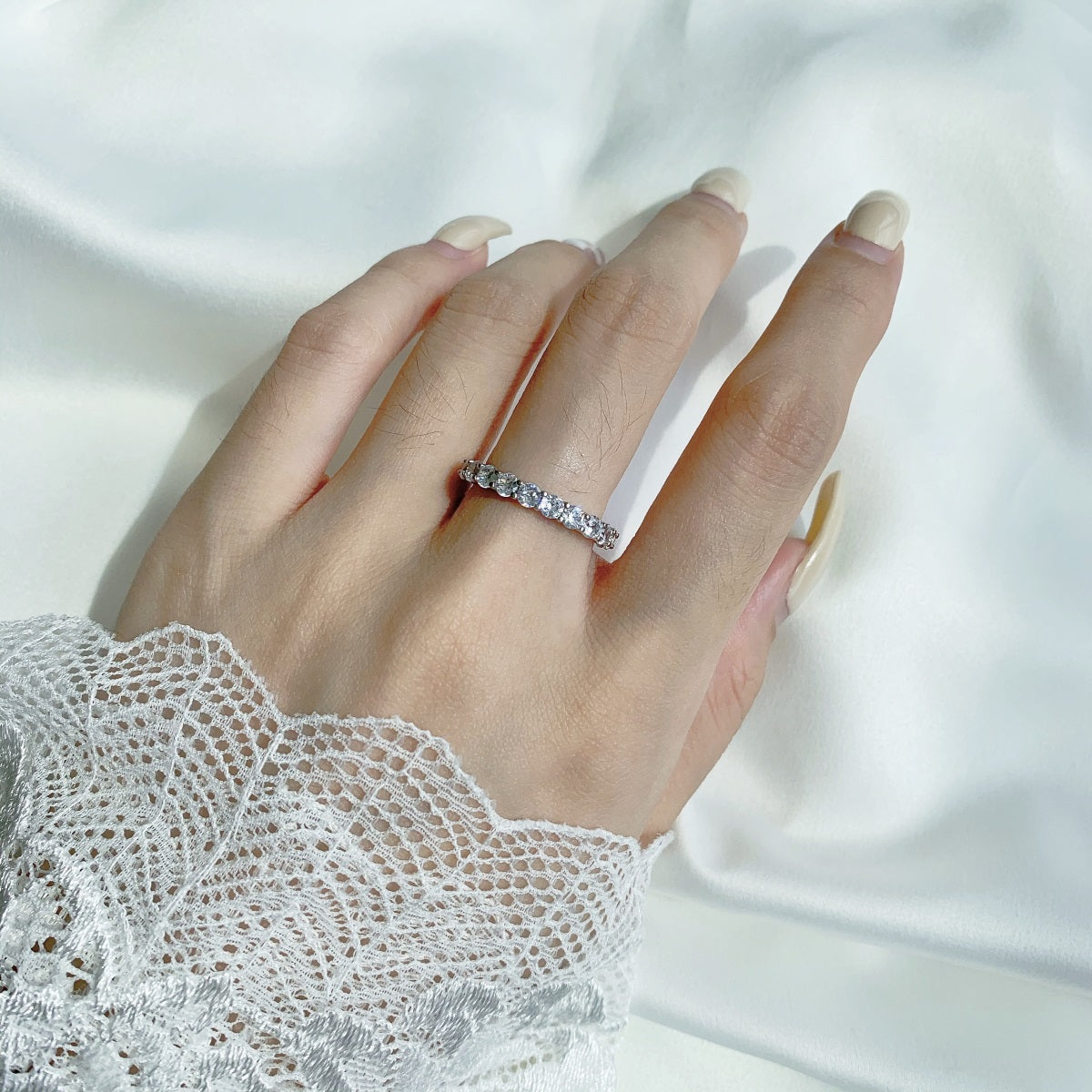 [Elite]Sparkling Round Cut Tennis Ring
