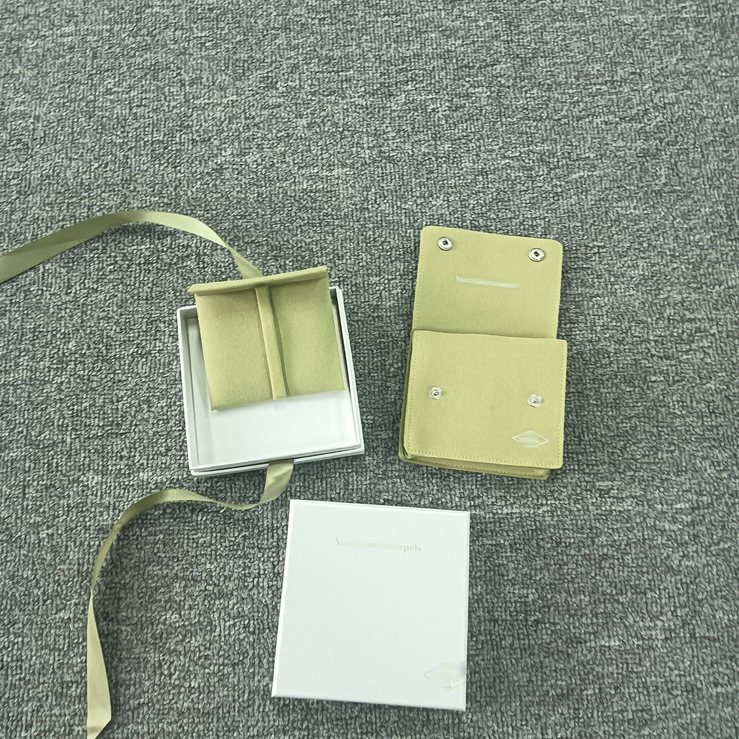 [LUXE] VA CLOVER BOX GIFT BAG