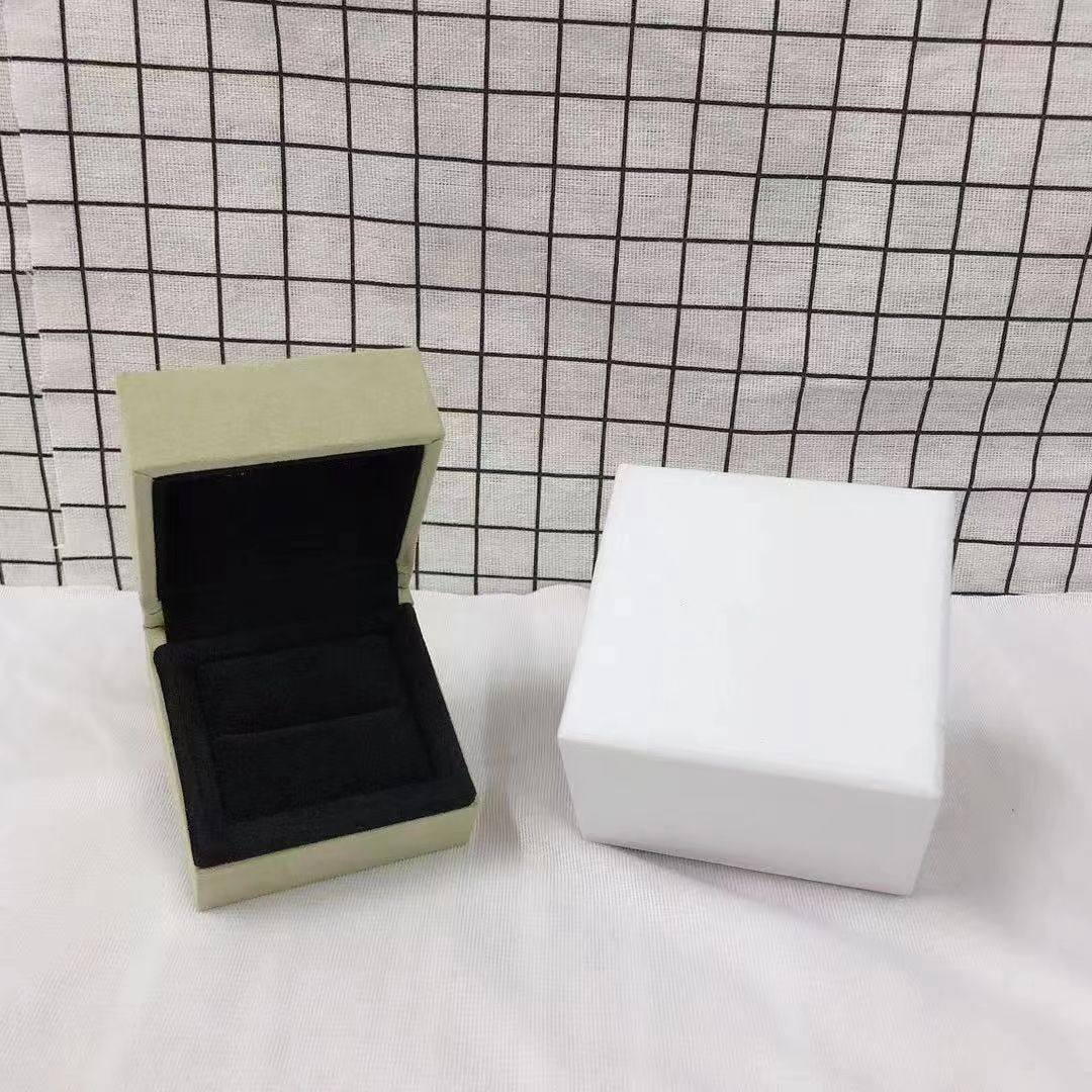 [Elite] VA CLOVER BOX GIFT BAG