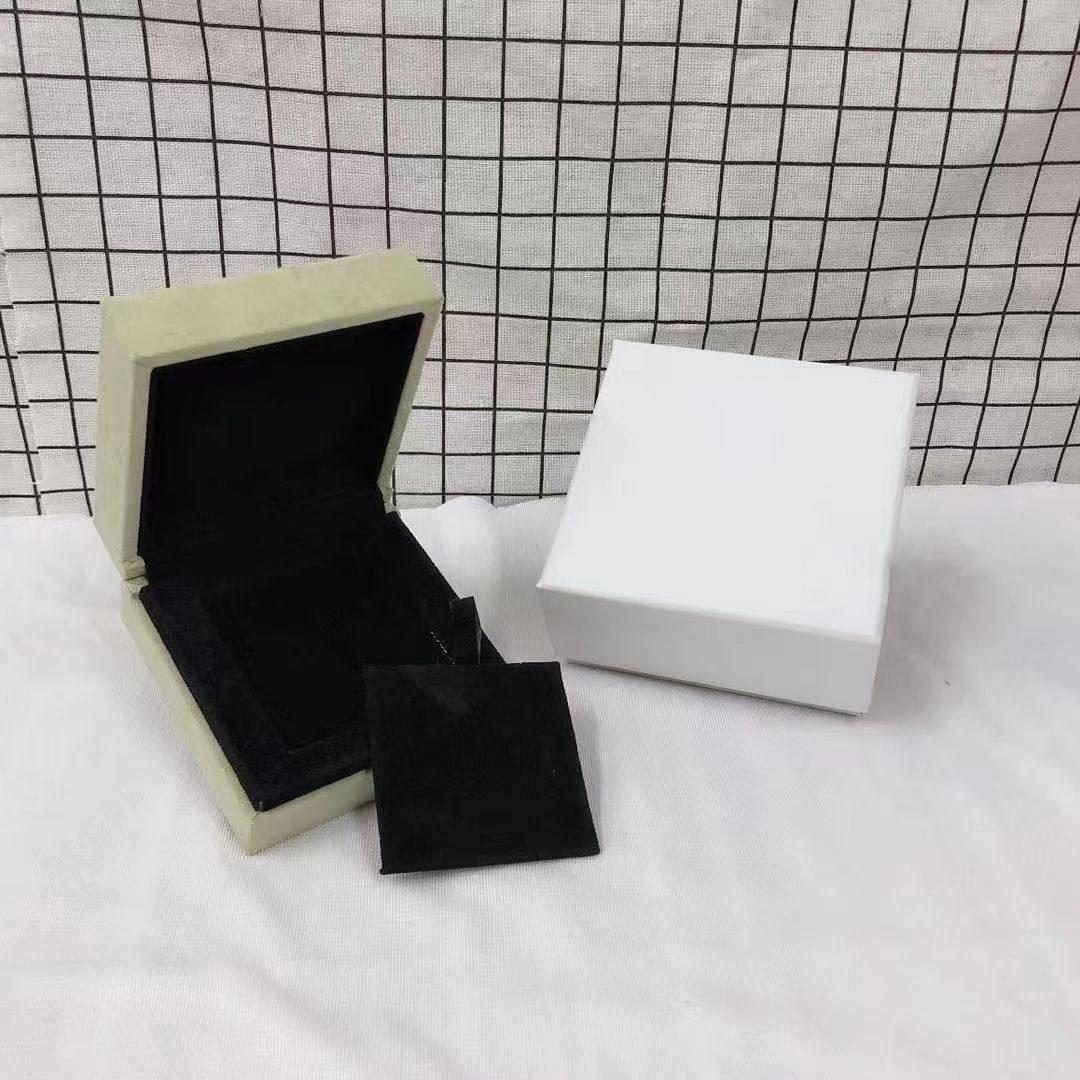 [Elite] VA CLOVER BOX GIFT BAG