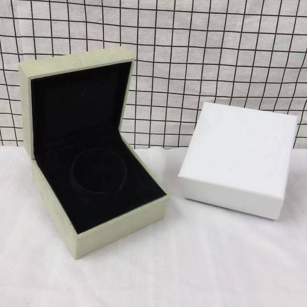 [Elite] VA CLOVER BOX GIFT BAG