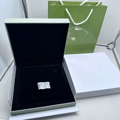 [Elite] VA CLOVER BOX GIFT BAG