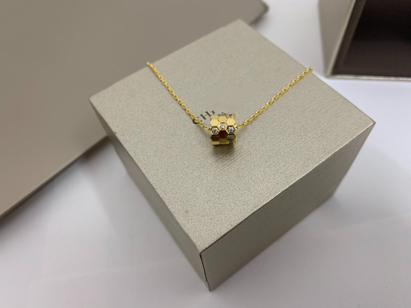 [Elite]BEE LOVE DIAMOND NECKLACE