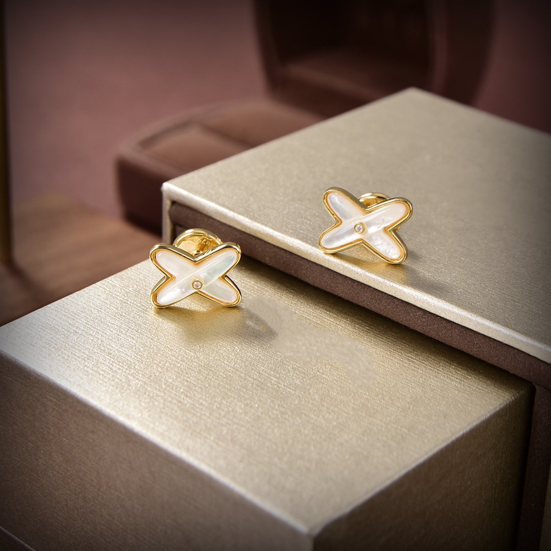 [Elite]JEUX DE WHITE MOP GOLD DIAMOND EARRINGS