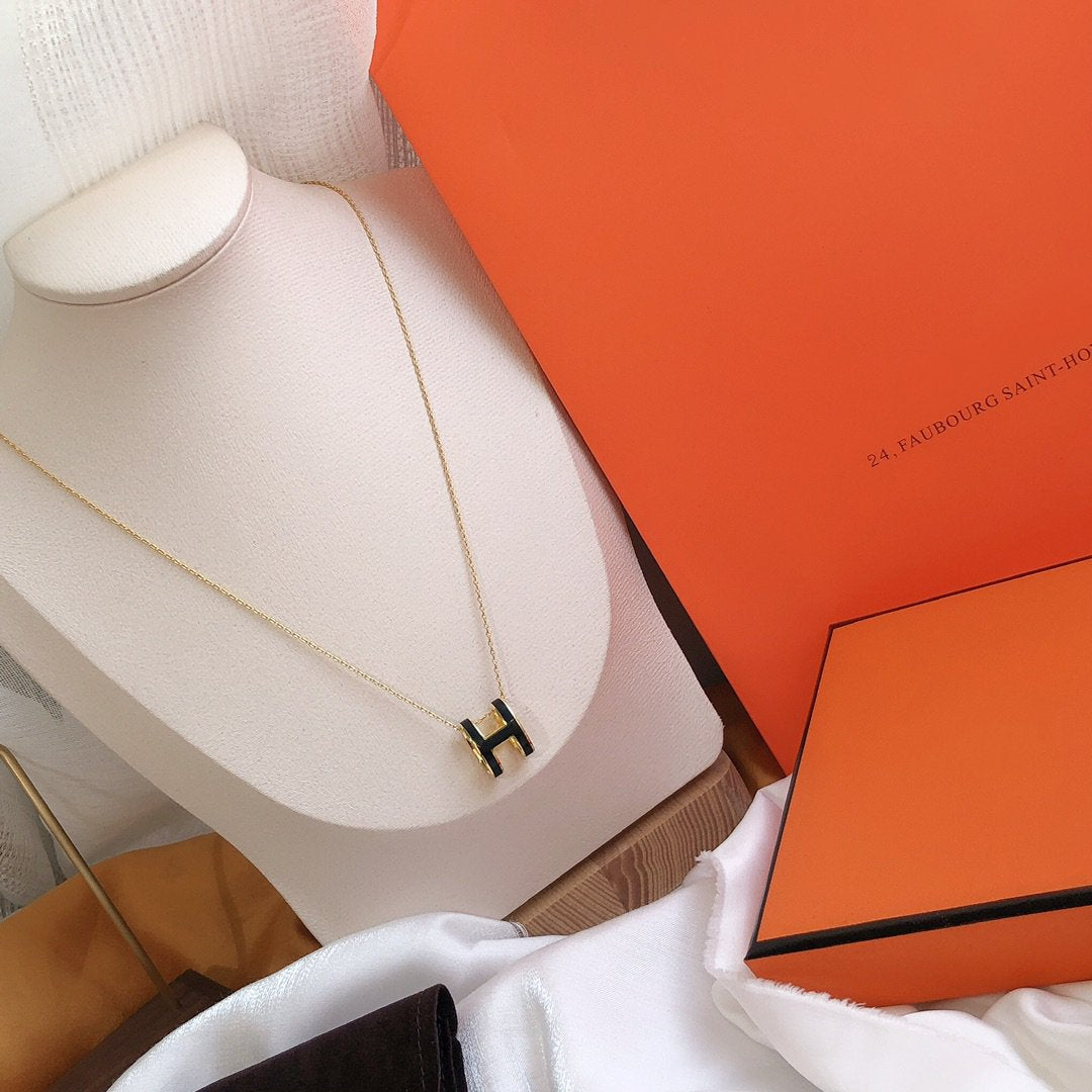 [Elite]HM CLIC BLACK ENAMEL GOLD NECKLACE