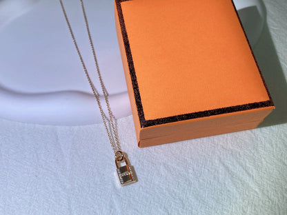 [Elite]HM ADVANCED NICHE LOCK HEAD NECKLACE DIAMONDS