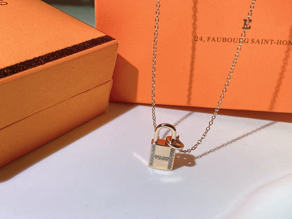 [Elite]HM ADVANCED NICHE LOCK HEAD NECKLACE DIAMONDS