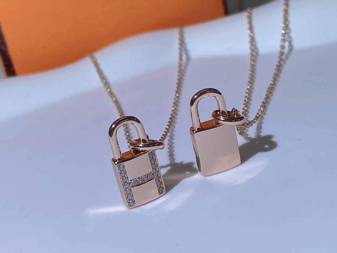 [Elite]HM ADVANCED NICHE LOCK HEAD NECKLACE DIAMONDS