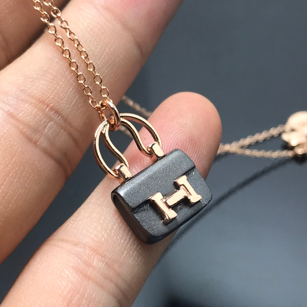 [Elite]WOMEN'S HM AMULETTES CONSTANCE PENDANT NECKLACE