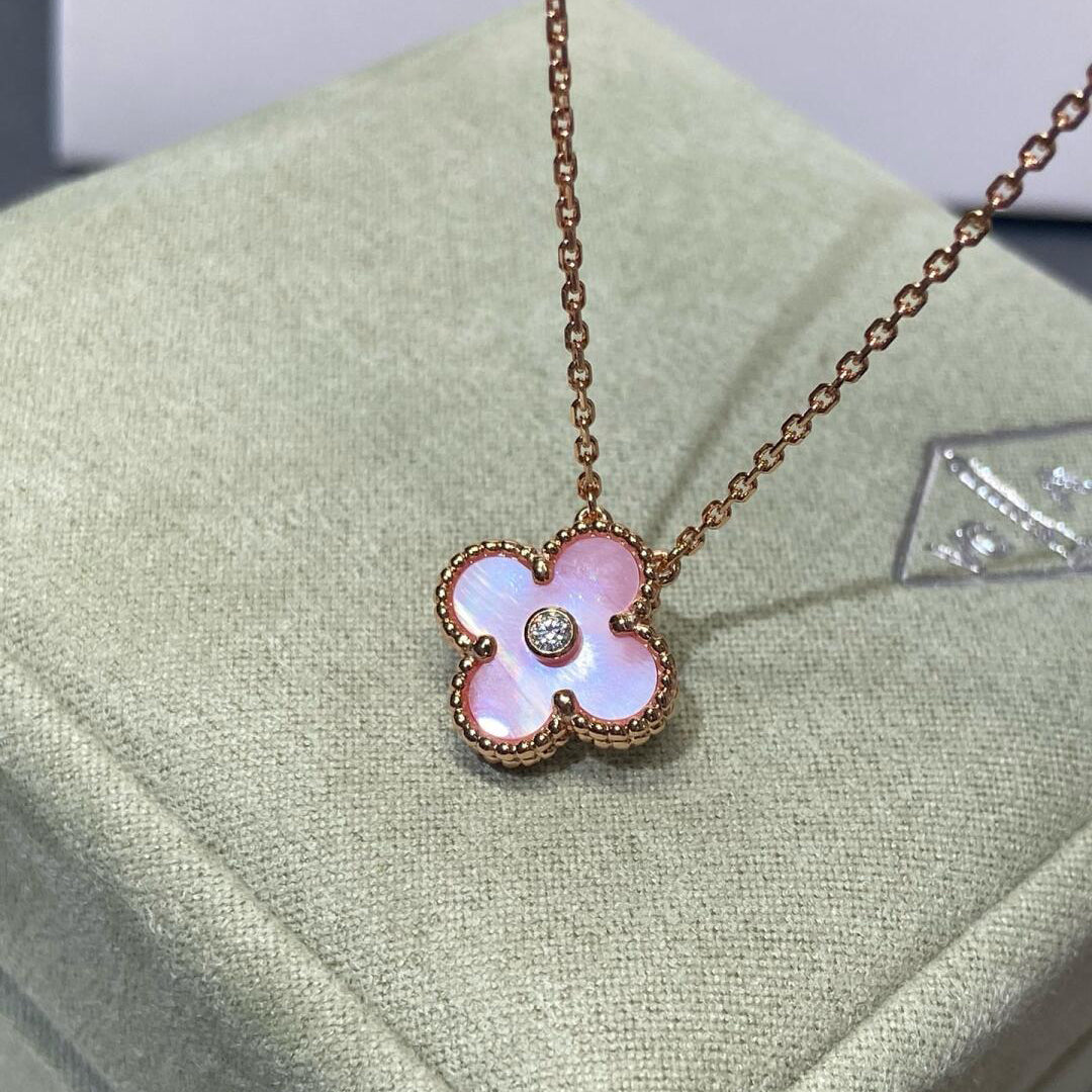 [Elite]CLOVER 15MM DIAMOND PINK MOP NECKLACE