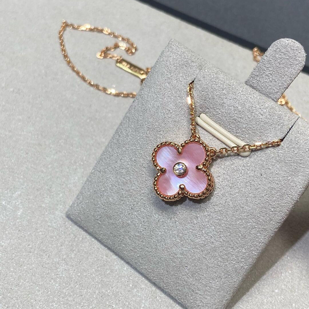 [Elite]CLOVER 15MM DIAMOND PINK MOP NECKLACE
