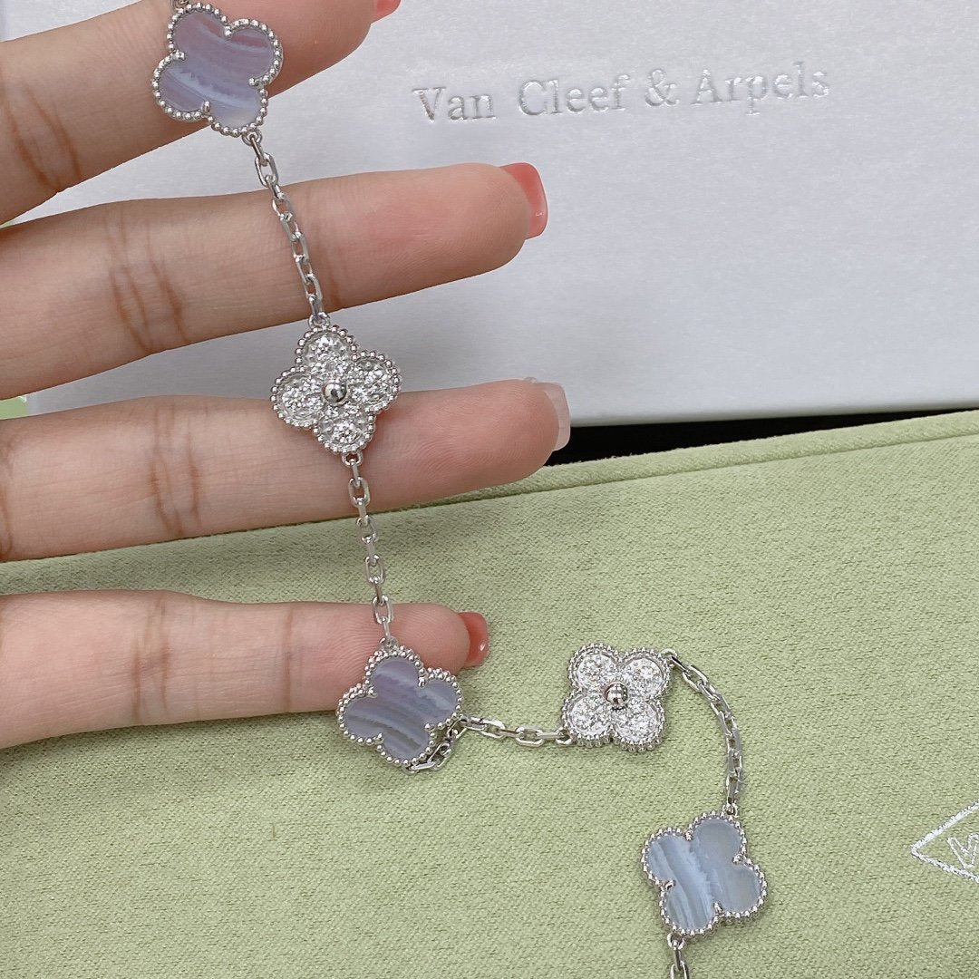 [Elite] CLOVER 5 MOTIF PURPLE CHALCEDONY BRACELET COLLECTION