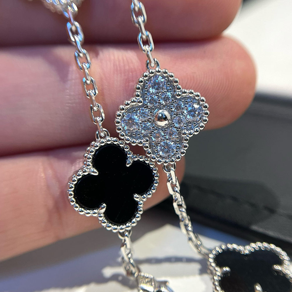 [Elite] CLOVER 5 MOTIF ONYXS BRACELET COLLECTION