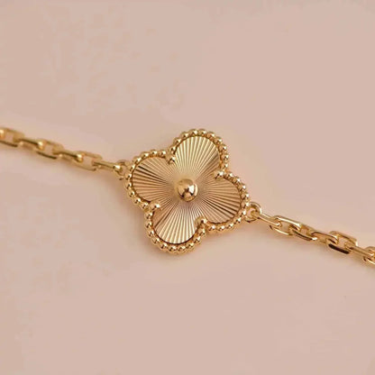 [Elite] CLOVER 5 MOTIF LASER BRACELET COLLECTION