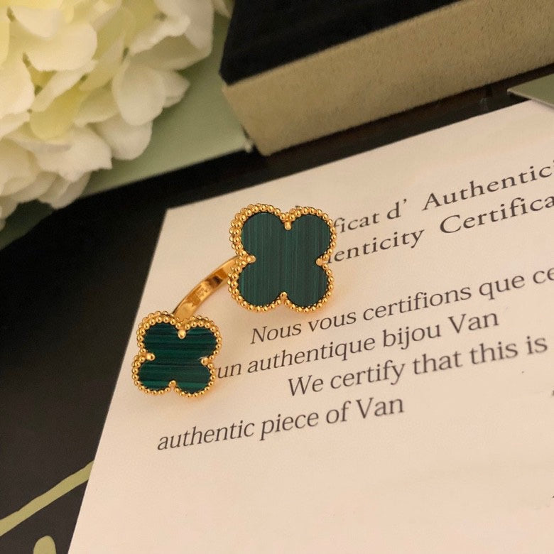 [Elite]CLOVER BETWEEN THE FINGER RING